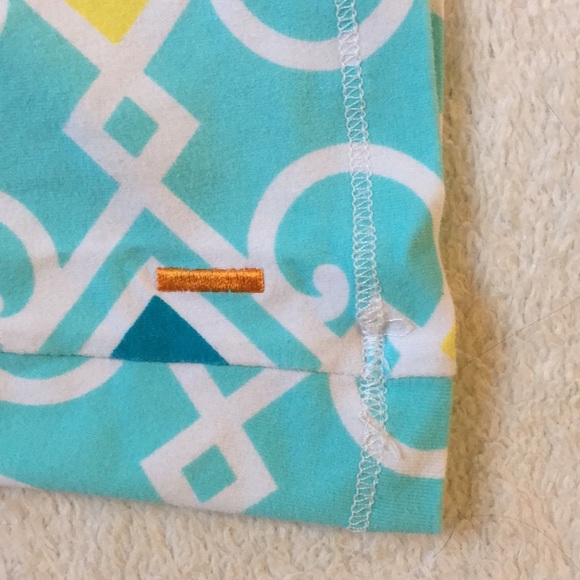 Lucy Criss-Cross Strap Workout Tank - Size M - Picture 5 of 7